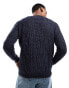 ASOS DESIGN – Schwerer Strickpullover in Marineblau mit Zopfmuster und V-Ausschnitt