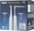 Szczoteczka Oral-B Oral-B Oral Health Center + iO Series 4 White set elektrického zubního kartáčku a ústní sprchy, bílá