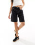 Weekday Monterey low waist wide leg denim shorts in tuned black Getuntes Schwarz, W32 - фото #1