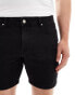 ASOS DESIGN – Mittellange, eng geschnittene Jeansshorts in verwaschenem Schwarz