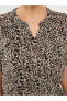 Фото #4 товара LCW Grace Kaçık Yaka Desenli Kısa Kollu Kadın Bluz