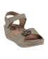 Фото #1 товара Women's Maxwell Flower Detail Wedge Sandals