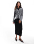 Object button through knitted cardigan in grey with black stripe