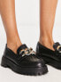 Stradivarius – Flache Loafer in Schwarz mit dicker Sohle und Kettendetail