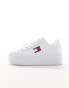 Фото #2 товара Tommy Jeans flatform trainers in white