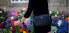 Фото #16 товара женская сумка Vuch через плечо, декоративный логотип производителя, съемный плечевой ремень, с одним основным отделением на двух молниях, внутренняя ткань с рисунком.