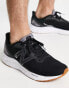 Фото #1 товара New Balance Running Arishi V4 trainers in black and white