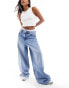 Фото #4 товара Stradivarius Petite wide leg jean with boxer waist in medium blue