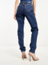 Фото #3 товара Calvin Klein Jeans mom jeans in mid wash