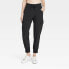 Фото #1 товара Women's Flex Woven Mid-Rise Cargo Joggers - All In Motion Black L