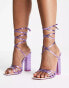 Public Desire – Wide Fit – Exclusive – Amira – Sandalen in Metallic-Lila mit Blockabsatz