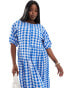 Фото #4 товара ASOS DESIGN Curve asymmetric midi tee dress in blue gingham