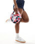 Фото #4 товара Aape by A Bathing Ape heart camo bag in pink