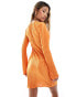 In The Style exclusive tie front plisse mini dress in orange Оранжевый, 34 - фото #2