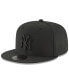 Фото #1 товара Мужская бейсболка черная бейсбольная с логотипом и с прямым козырьком New Era New York Yankees Blackout 59FIFTY Fitted Cap