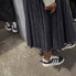 adidas originals Gazelle 舒适潮流厚底 耐磨防滑增高 低帮 板鞋 女款 黑白