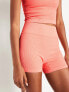 Фото #4 товара Extra High-Waisted Seamless Ribbed Biker Shorts -- 4-inch inseam