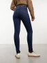Фото #2 товара New Look lift and shape skinny jeans in dark blue