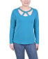 ფოტო #1 პროდუქტის Petite Long Sleeve Jeweled Neck Top