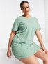 Фото #4 товара Glamorous Curve short sleeve shift dress in green ditsy