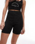 Фото #2 товара Topshop skinny rib legging short in black