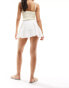 Фото #4 товара Bershka button detail flippy shorts in white