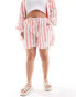 Фото #2 товара ASOS DESIGN Curve pull on short in red deckchair stripe