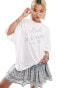 Фото #1 товара COLLUSION oversized rhinestone skate t-shirt in white