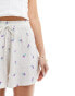 Фото #4 товара Wednesday's Girl ditsy floral tie front shorts in white