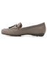 ფოტო #12 პროდუქტის Women's Gush Strap Detail Loafer