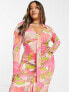 ASOS DESIGN Curve – Midi-Hemdkleid mit Schärpe, geraffter Vorderseite und abstraktem rosa Muster