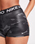 Фото #2 товара Nike – Pro Training – Knappe Shorts in Schwarz mit Camouflagemuster, 3 Zoll