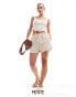 Фото #1 товара Stradivarius Petite linen look pull on short in natural