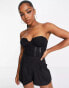 Фото #1 товара Miss Selfridge – Playsuit aus Spitze in Schwarz mit Korsett-Detail