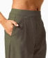 ფოტო #3 პროდუქტის Women's Chinosoft Pleated Tapered Cargo Pants