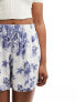 Фото #9 товара Abercrombie & Fitch linen blend shorts in white with blue floral print