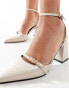 RAID Neim block heeled shoes in off white