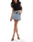 Фото #2 товара Kaiia denim pleated mini skirt in blue acid wash