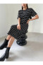 Фото #5 товара Trendseninle Siyah Beyaz Çizgili Desenli Gofre Elbise