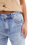 Фото #6 товара Stradivarius Petite wide leg dad jean with rips in medium wash blue