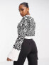 Фото #2 товара Monki cropped jumper in black and off white swirl