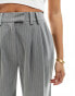 Фото #6 товара Miss Selfridge Petite slouchy wide leg pinstripe trousers with extended tab detail in light grey