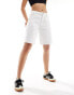 Фото #1 товара Calvin Klein Jeans 90s straight denim shorts in white