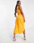 ASOS DESIGN Petite – Midikleid in Sunset-Gelb mit One-Shoulder-Träger und Wickelrock mit Biesen