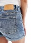 Фото #3 товара ASOS DESIGN Maternity denim comfort mom short in midwash blue