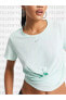 Фото #2 товара Training One Luxe Dri-FIT TwistT-shirt in Mint Green Crop Yeşil Kadın Tişört