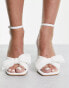 Фото #4 товара Glamorous Wide Fit mid heel sandals with bow in white