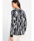 ფოტო #2 პროდუქტის Women's Long Sleeve Geo Print V-Neck T-Shirt