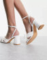 Glamorous Wide Fit mid heel sandals with bow in white Белый, 39 - фото #3