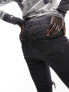 Topshop Petite – Jamie – Jeans in verwaschenem Schwarz mit Zierriss am Oberschenkel